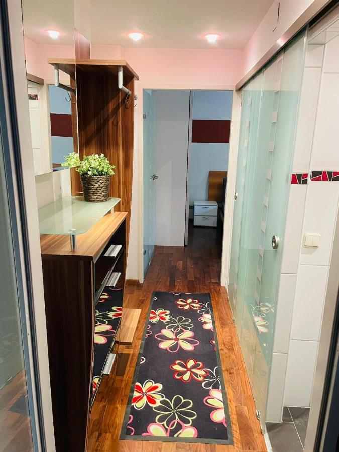 Super Deluxe Apartment - Near U6, U3 In City Center Vienna Exterior photo